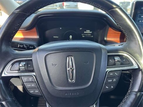 Certified 2022 Lincoln Nautilus Reserve image 25