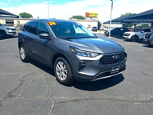 Used 2024 Ford Escape Active AWD/4WD image 3