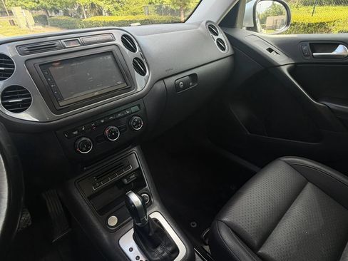 Used 2017 Volkswagen Tiguan Wolfsburg Edition FWD image 21