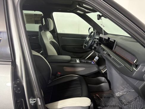 Used 2025 Kia EV9 GT-Line image 37