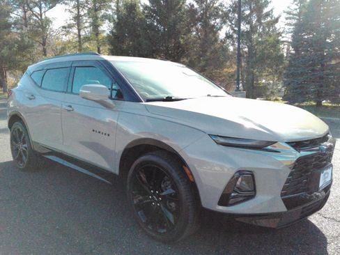 Certified 2021 Chevrolet Blazer RS w/ Driver Confidence II Package image 3