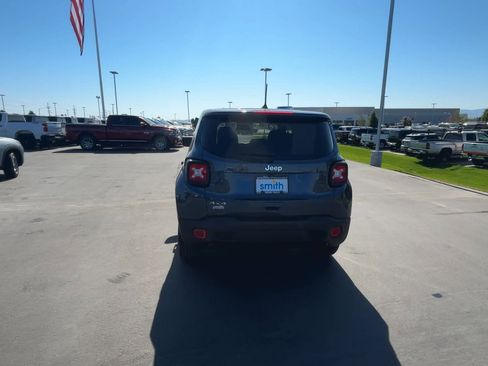 Used 2023 Jeep Renegade Latitude image 41