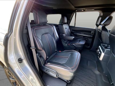 Used 2024 Ford Expedition Limited AWD/4WD image 19