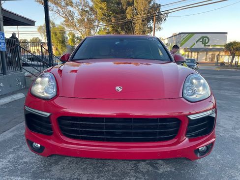 Used 2016 Porsche Cayenne image 2