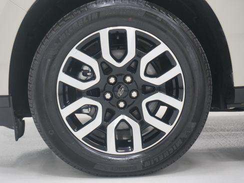 Used 2024 Ford Maverick Lariat FWD image 29