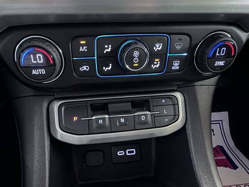 Used 2020 GMC Acadia SLE w/ Driver Convenience Package FWD image 57