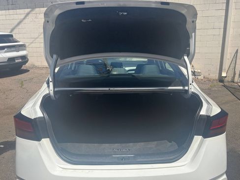 Used 2025 Nissan Altima 2.5 SV FWD image 29