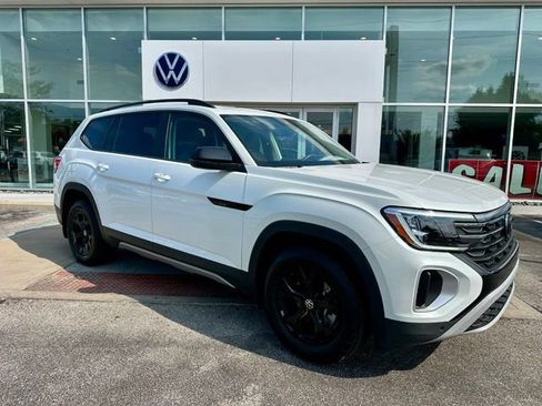 Used 2024 Volkswagen Atlas Peak Edition SEL AWD/4WD image 1
