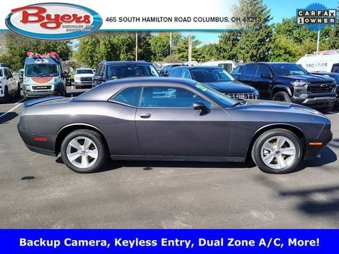 Used 2023 Dodge Challenger SXT image 6