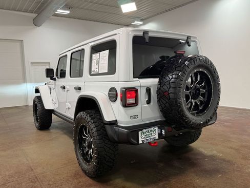 Used 2022 Jeep Wrangler Unlimited Rubicon w/ Cold Weather Group AWD/4WD image 34