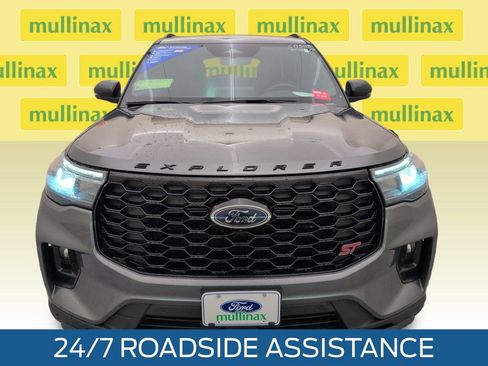 Used 2025 Ford Explorer ST w/ Sun And Sound Package AWD/4WD image 14