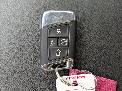 Used 2023 Volkswagen Atlas SE w/ Panoramic Sunroof Package image 29