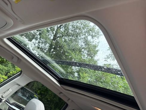 Used 2019 Subaru Forester Premium AWD/4WD image 37