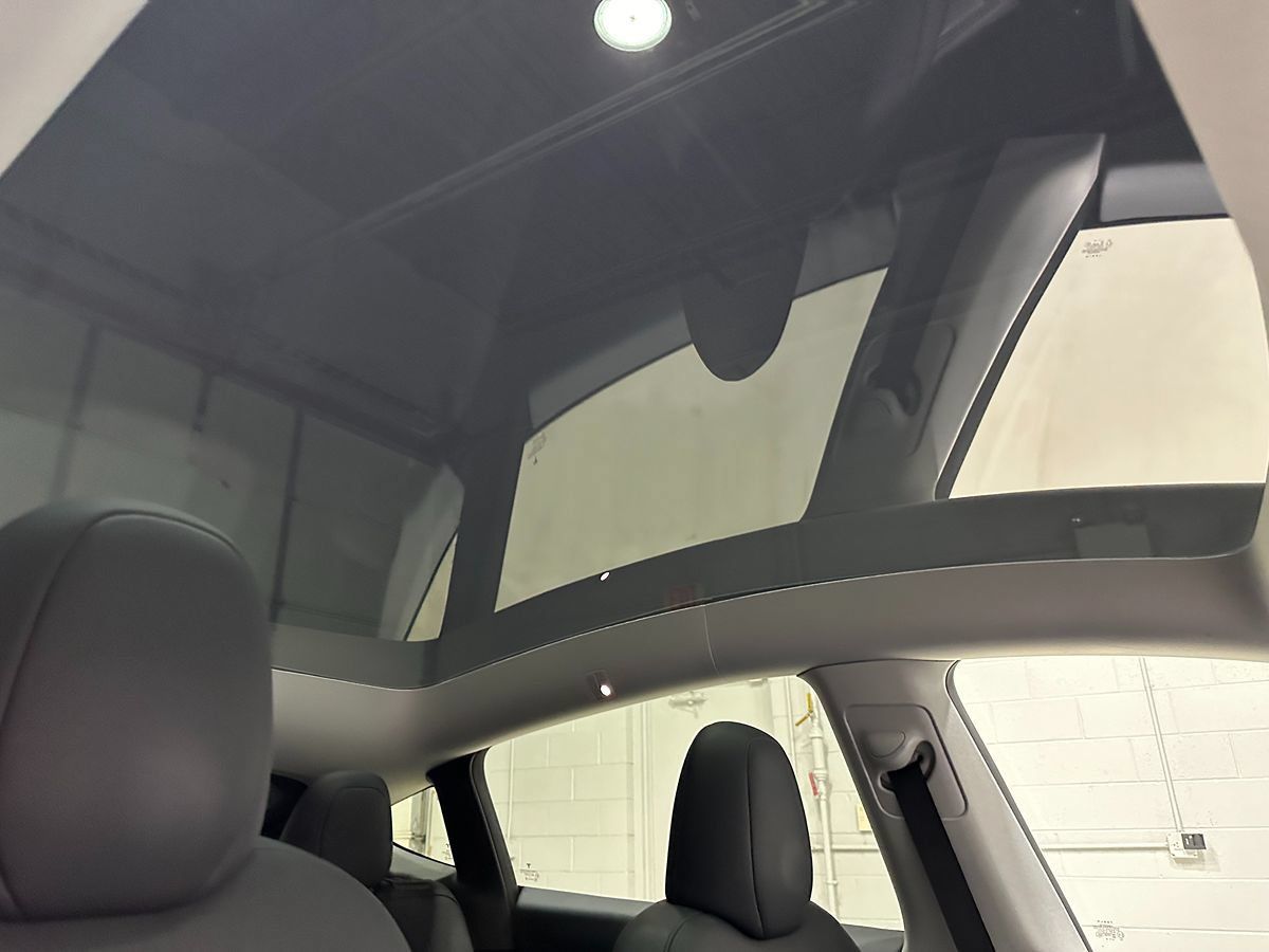 Used 2024 Tesla Model Y Long Range AWD/4WD image 13