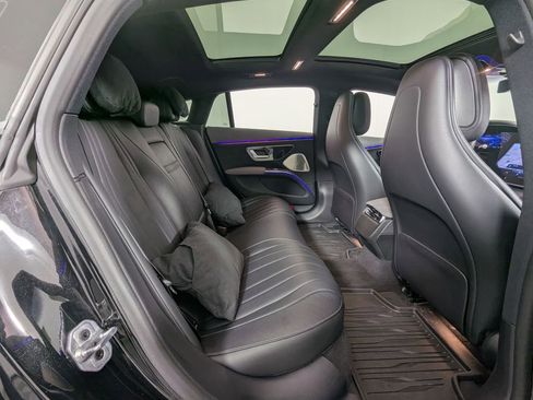 Used 2022 Mercedes-Benz EQS 580 4MATIC Sedan image 31