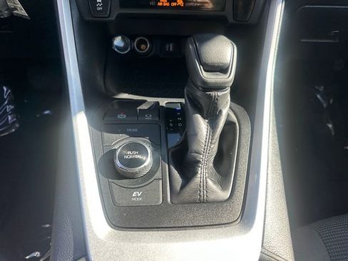 Used 2024 Toyota RAV4 LE AWD/4WD image 25