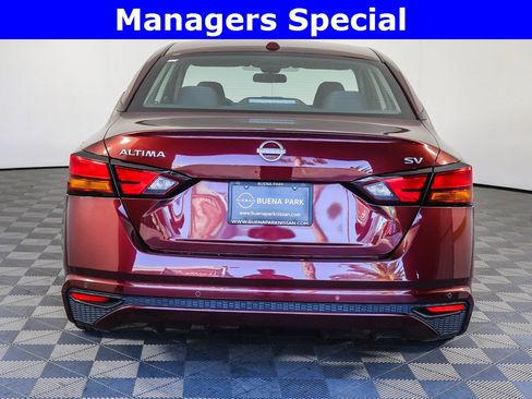Used 2023 Nissan Altima 2.5 SV image 5