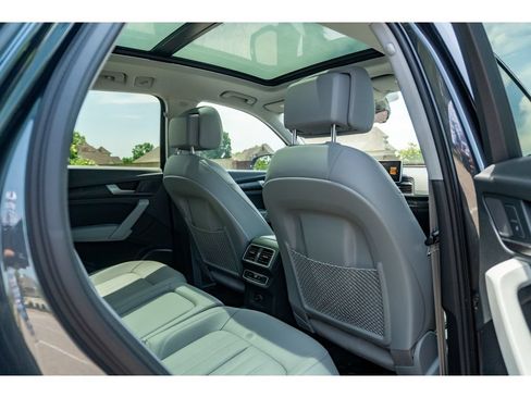 Used 2018 Audi Q5 2.0T Premium Plus w/ Premium Plus Package AWD/4WD image 16