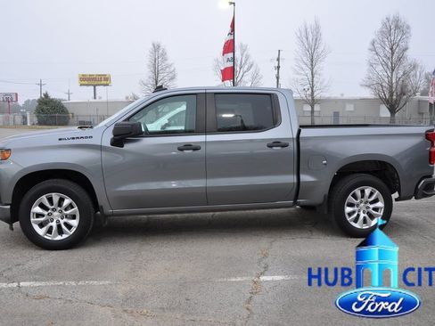 Used 2022 Chevrolet Silverado 1500 Custom w/ LPO, Dark Essentials Package image 2