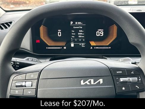 New 2025 Kia K4 LXS image 18