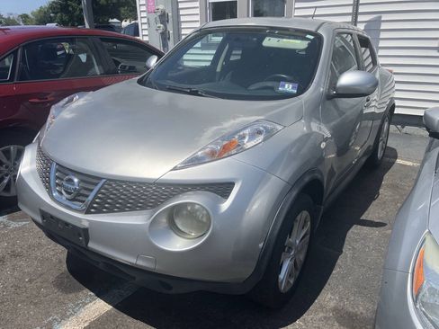 Used 2011 Nissan Juke SV AWD/4WD image 2