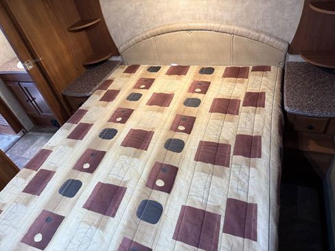 Used 2013 Chevrolet Express 4500 280DS w/ RV Package image 80