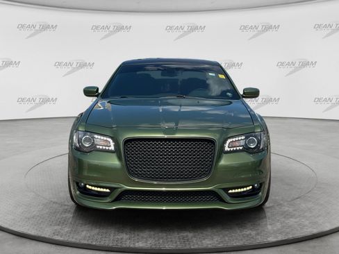 Used 2018 Chrysler 300 S w/ S Model Appearance Package RWD image 2