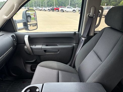 Used 2014 Chevrolet Silverado 2500 LT w/ Interior Plus Package AWD/4WD image 14