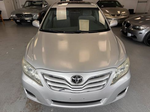 Used 2011 Toyota Camry LE w/ LE Extra-Value Pkg FWD image 1