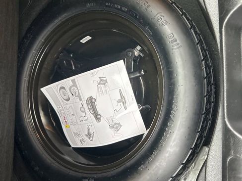 Used 2019 Jeep Cherokee Limited image 36