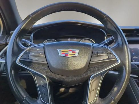 Used 2022 Cadillac XT5 Premium Luxury AWD/4WD image 14