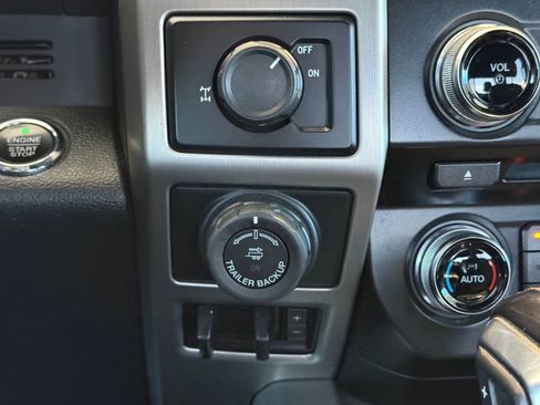 Used 2016 Ford F150 Platinum w/ Equipment Group 701A Luxury RWD image 18
