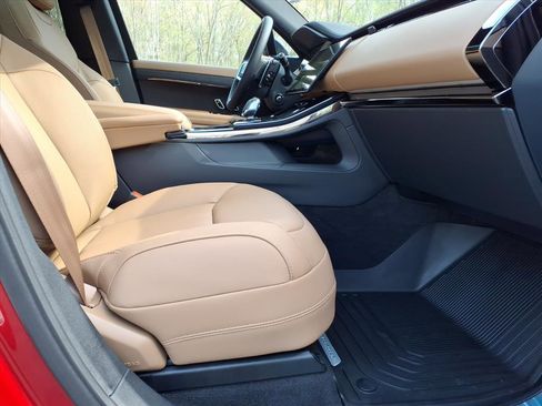 New 2026 Land Rover Range Rover Sport SE AWD/4WD image 3