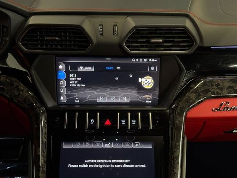 Used 2019 Lamborghini Urus AWD/4WD image 29