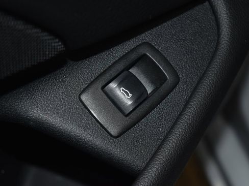 Used 2019 BMW 530i w/ Convenience Package image 7