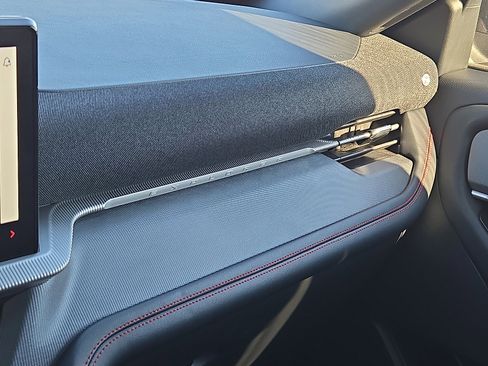 Certified 2025 Ford Explorer ST-Line w/ Premium Package image 20