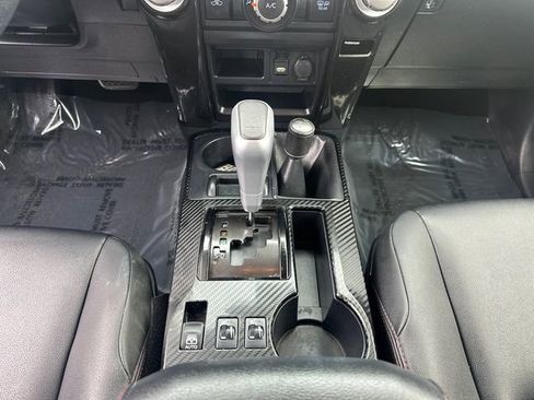 Certified 2022 Toyota 4Runner TRD Off-Road Premium AWD/4WD image 27