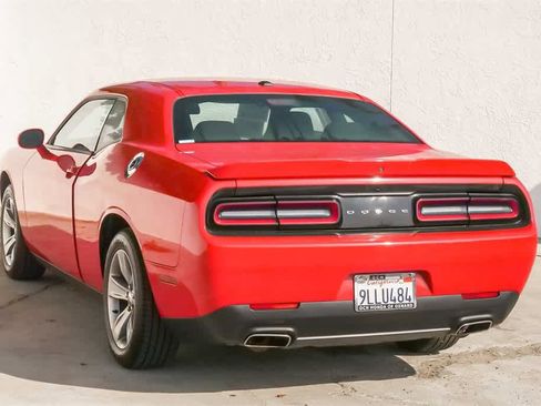 Used 2021 Dodge Challenger SXT image 9