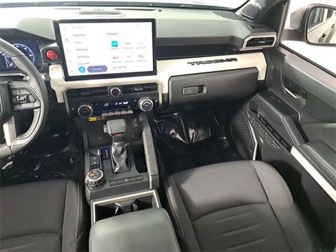 Used 2024 Toyota Tacoma TRD Off-Road image 17