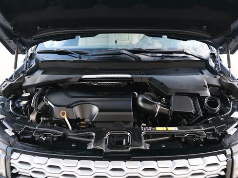 Used 2020 Land Rover Discovery Sport SE image 18
