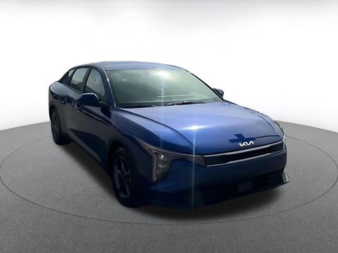 Used 2025 Kia K4 LXS image 3
