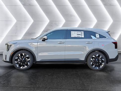 New 2026 Kia Sorento EX FWD image 2