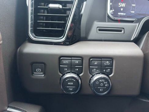Certified 2023 GMC Sierra 1500 Denali image 18