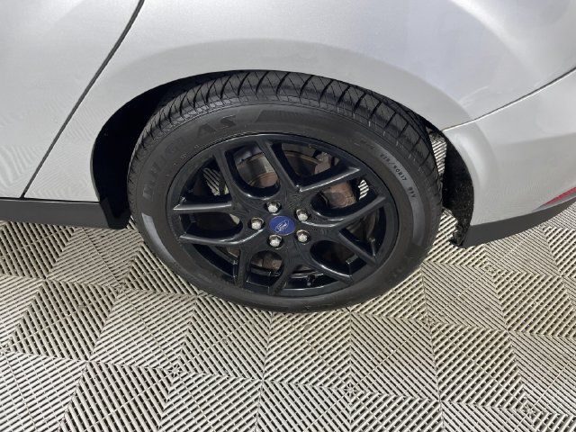 Used 2016 Ford Focus SE w/ Equipment Group 201A FWD image 21
