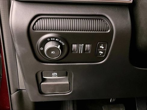 Used 2023 Jeep Grand Wagoneer Series III AWD/4WD image 39