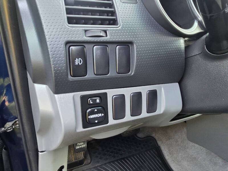 Used 2005 Toyota Tacoma 4x4 Double Cab w/ SR5 Pkg #3 image 19