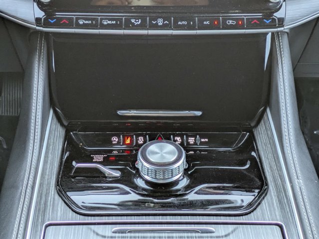 Certified 2024 Jeep Wagoneer L Series II w/ Flexible Seating Group AWD/4WD image 21