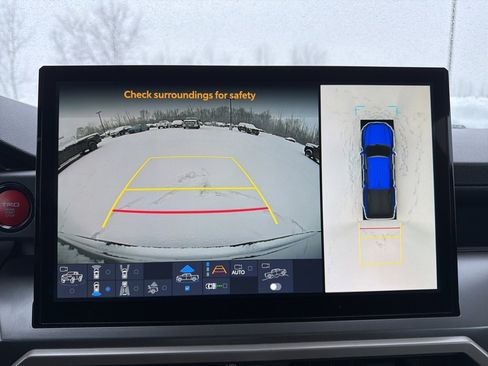 Used 2024 Toyota Tacoma TRD Off-Road image 7