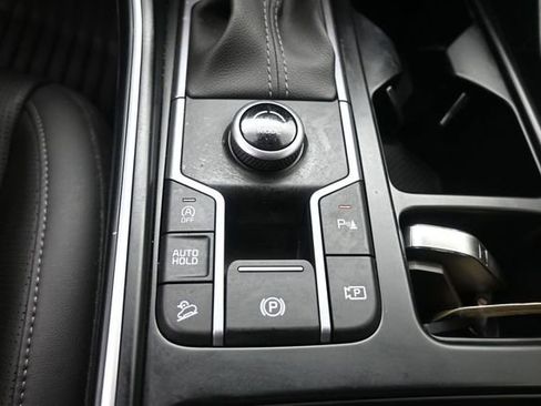 Used 2025 Kia Sorento S FWD image 15