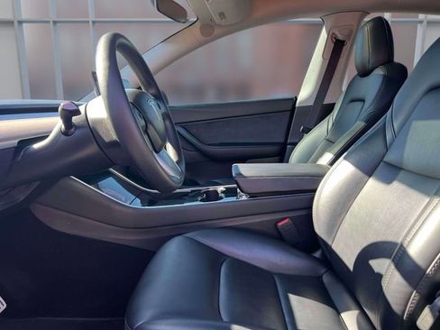 Used 2021 Tesla Model Y Performance image 16